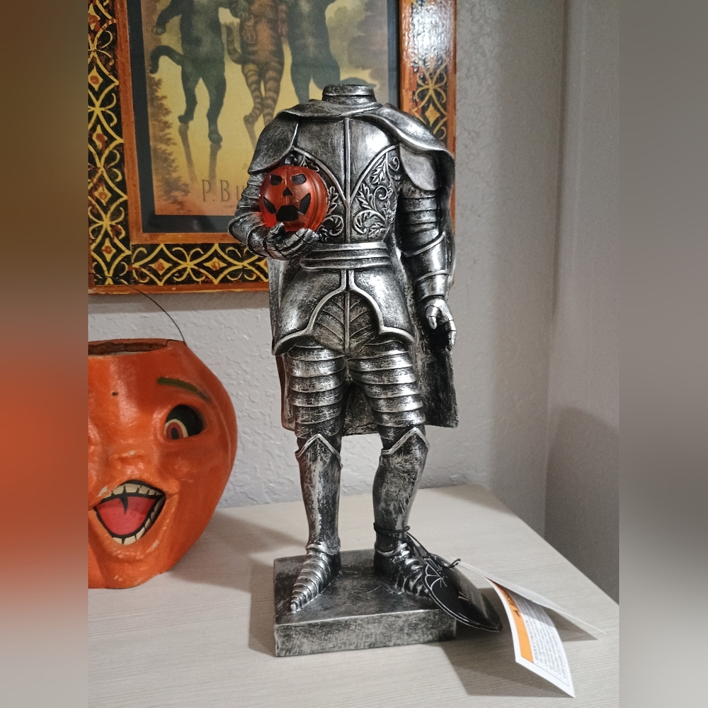 Martha Stewart Headless Horseman LED Pumpkin Statue Halloween Figure NWT - Picture 5 of 6